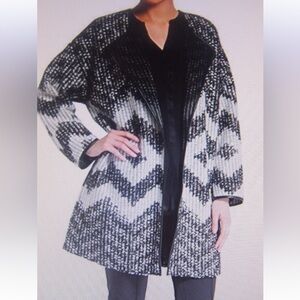 BASLER Beautiful oversized sweater is perfect for staying warm in cold winters